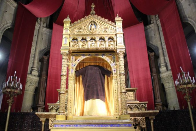 Sainte-Tunique-1024x683