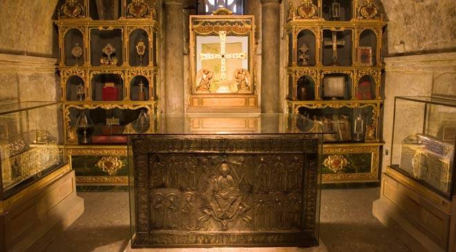 catedral_camara_santa_relicario_oviedo_t3300891.jpg_1306973099